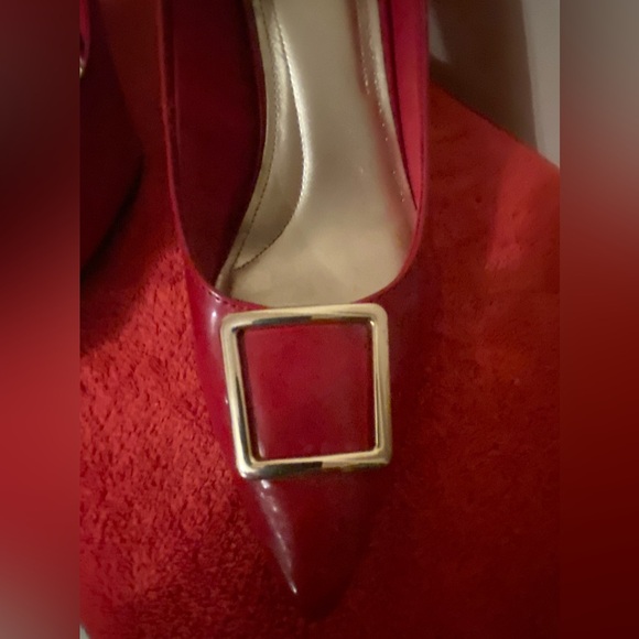 Comfort Plus by Predictions Patent Leather Pump - Picture 6 of 9